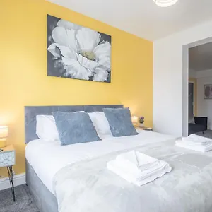 room-5-beautiful-spacious-studio-in-cambridge.cambridgehotelsuk.com/