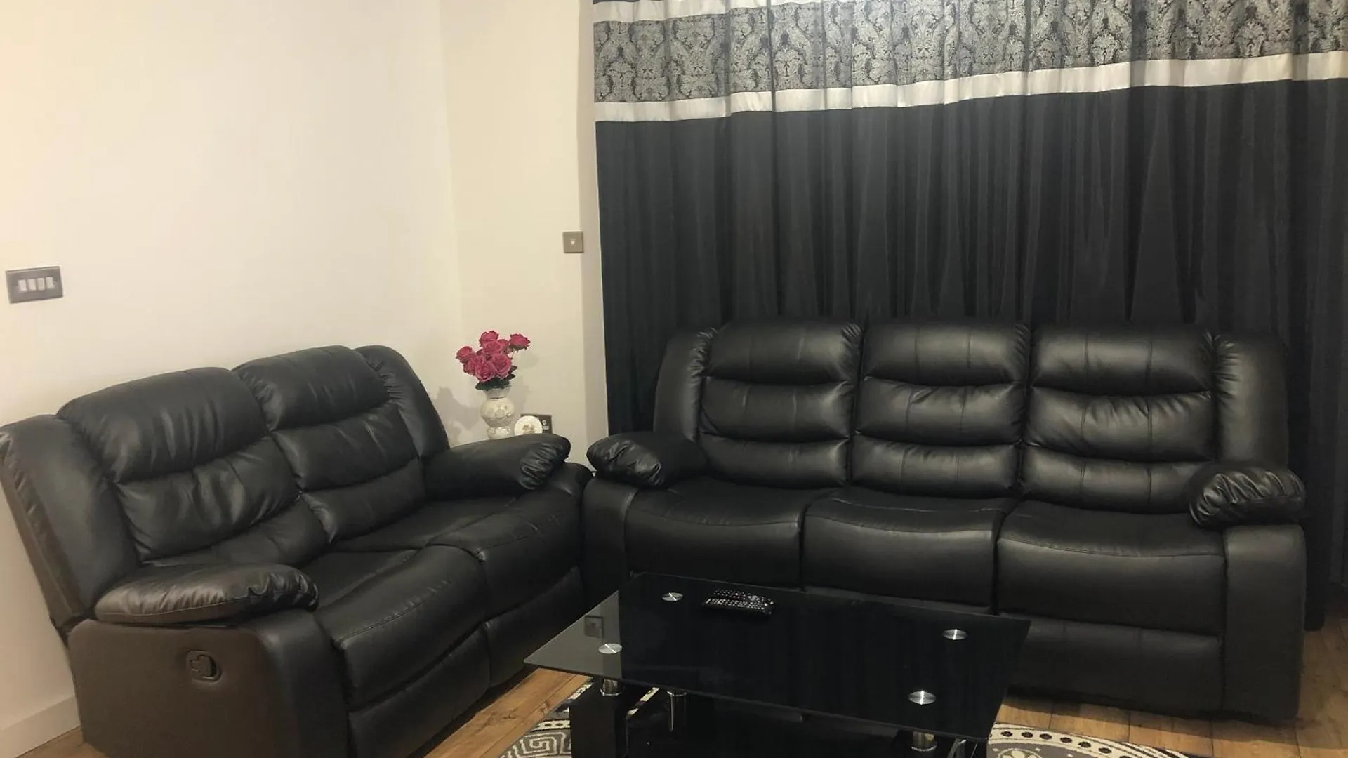 Luxury Kingsize Bedroom With Private Bathroom Northolt